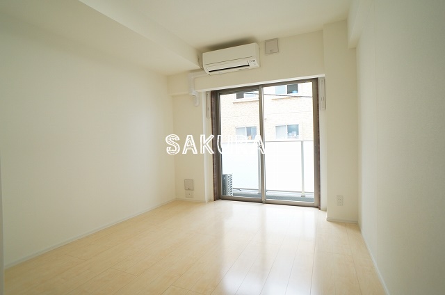 居室・リビング　こちらのリビングで趣味の時間をお楽しみください♪