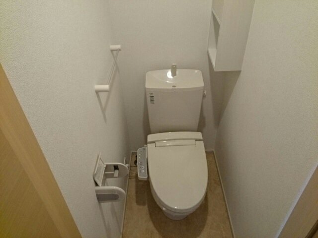 トイレ　落ち着いたトイレです