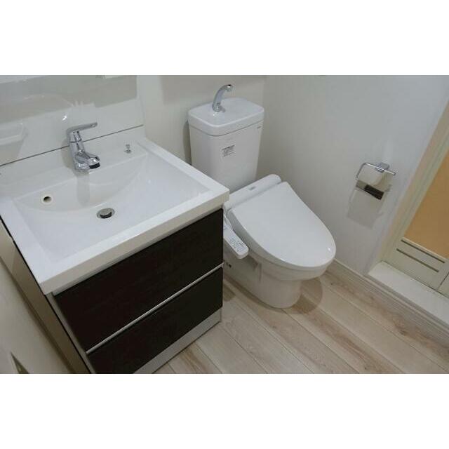 トイレ　バストイレ別！ウォシュレットつきです！