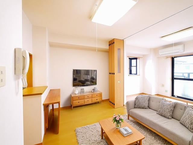 居室・リビング　CGで家具等を配置したもので家具等は含まれません