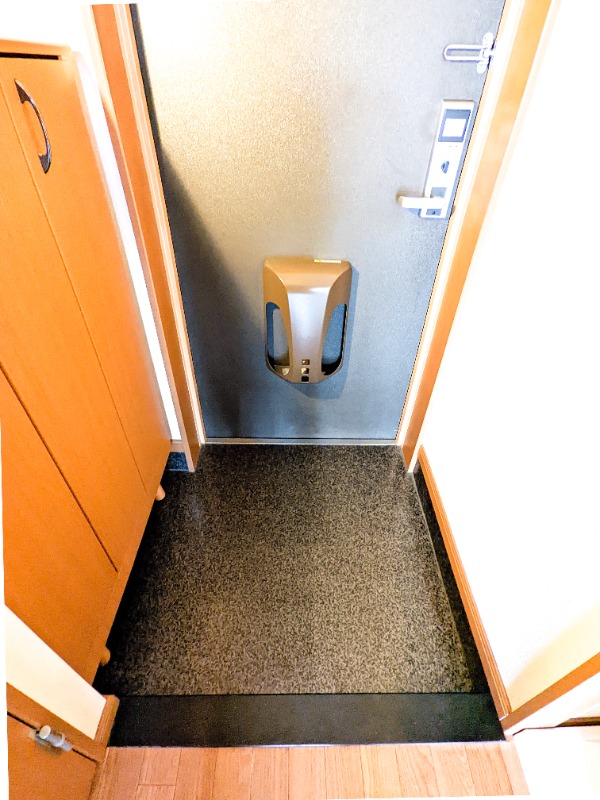 玄関　図面と現状に相違がある場合には現状を優先