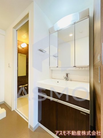 洗面設備　同マンション別部屋　参考写真