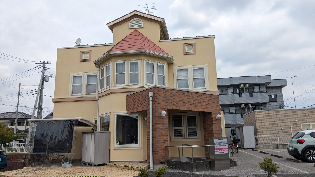 病院　あゆみファミリークリニック（病院）まで338m