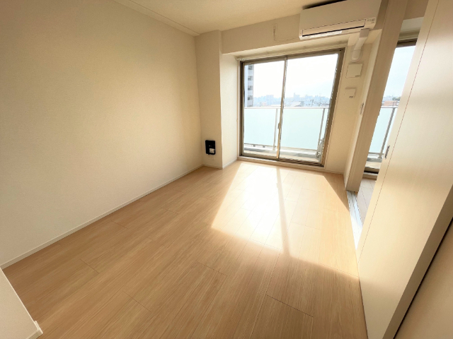 居室・リビング　南向きの明るいお部屋です