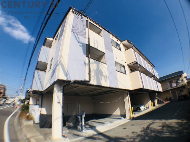 建物外観　敷地内に駐車場あります！