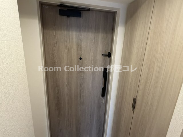 玄関　類似物件参考写真の為 現況と異なる場合現況優先