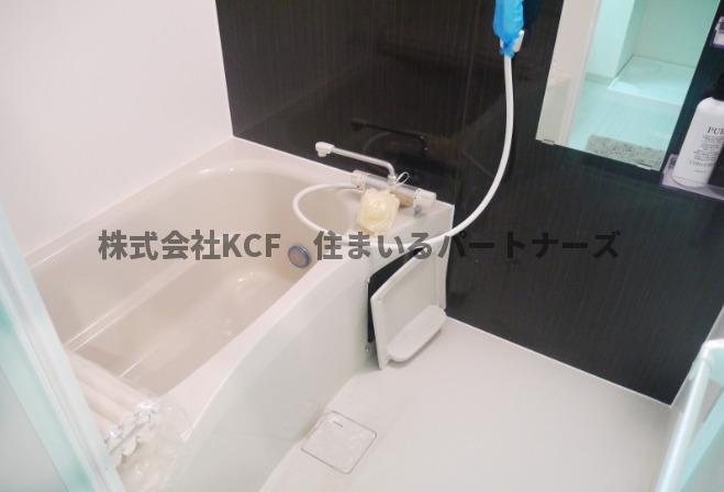 バス・シャワールーム　コンパクトで使いやすいお風呂です