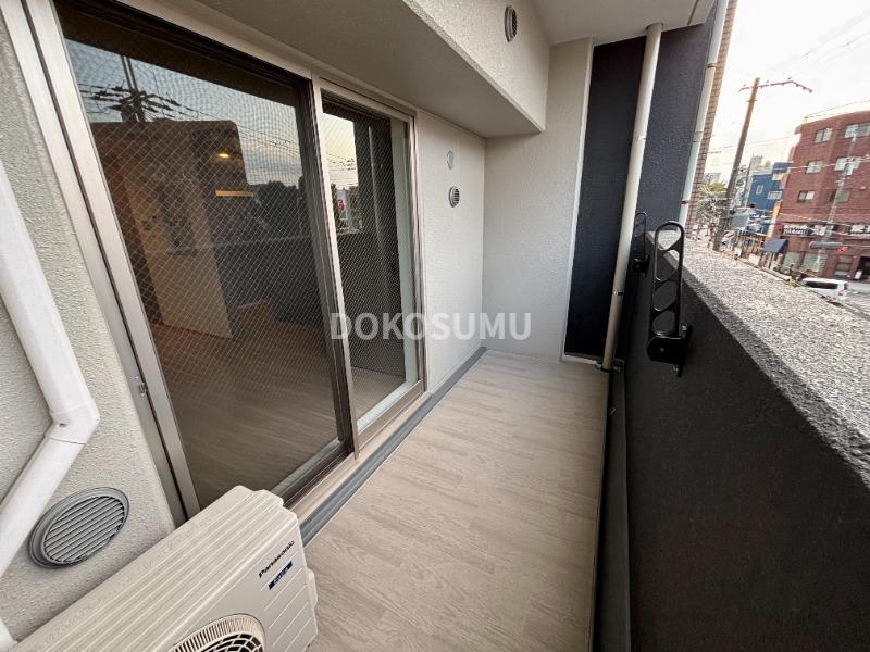 バルコニー　心地よい風と光を感じる、暮らしの楽しみが広がる場所。