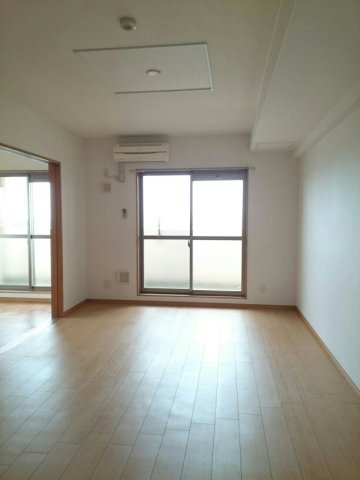 居室・リビング　ゆったり過ごせる居間です