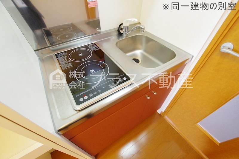 キッチン　設備・仕様は号室により異なる為、現況を優先致します。