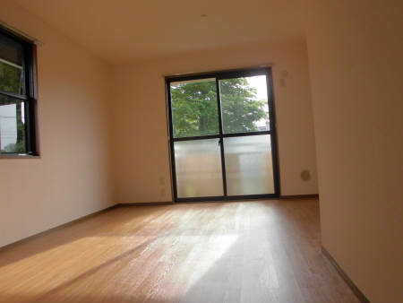 居室・リビング　同建物別室の物です。