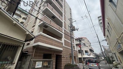 建物外観　オートロックで外部の人間が簡単に出入りできないため安心です。