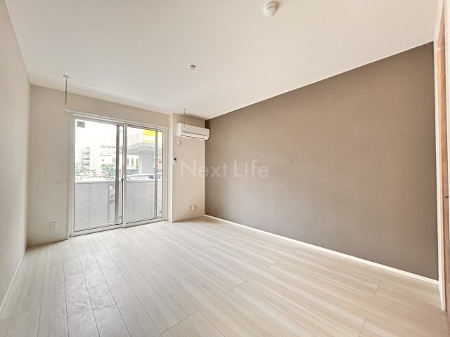 居室・リビング　同じ物件の別部屋の参考写真です。