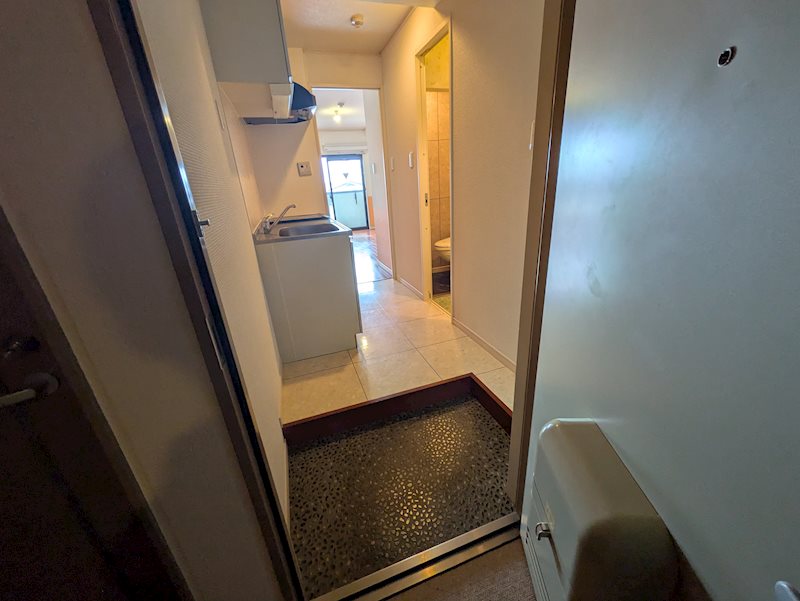 玄関　同建物別号室の室内写真です。(403号室)