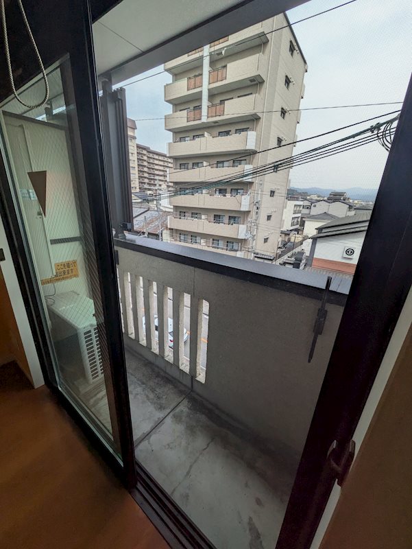 バルコニー　同建物別号室の室内写真です。(403号室)