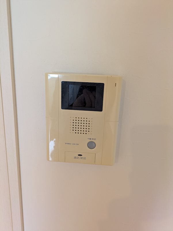 セキュリティ　同建物別号室の室内写真です。(403号室)