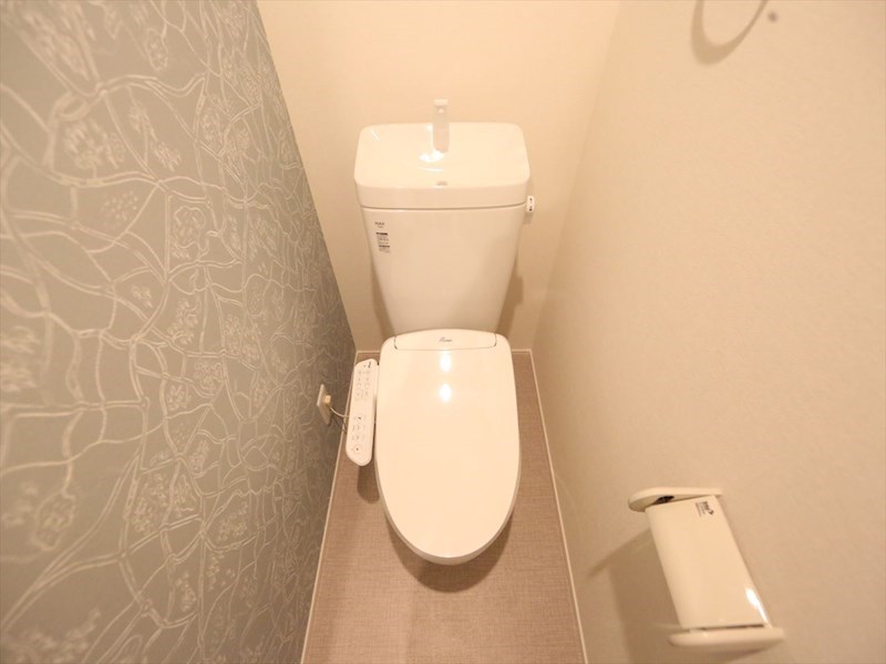 トイレ　温水洗浄暖房便座付トイレ　同仕様写真