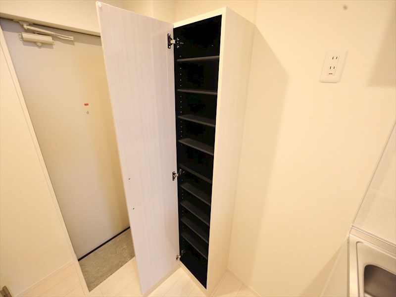 玄関　玄関　シューズボックス付（収納充実してます）　同仕様写真