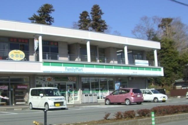 コンビニ　ファミリーマート御殿場北久原店（コンビニ）まで850m