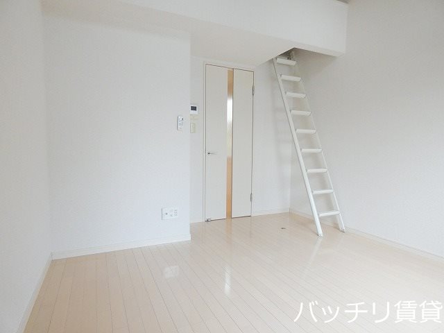 居室・リビング　同型タイプの為、現状を優先致します。