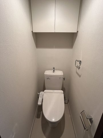 トイレ　※別部屋の参考写真です。