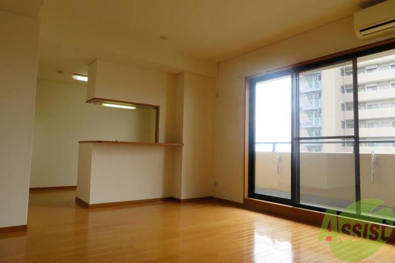 居室・リビング　陽当りの良いお部屋ですねー。ポカポカして気持ちよさそうです。