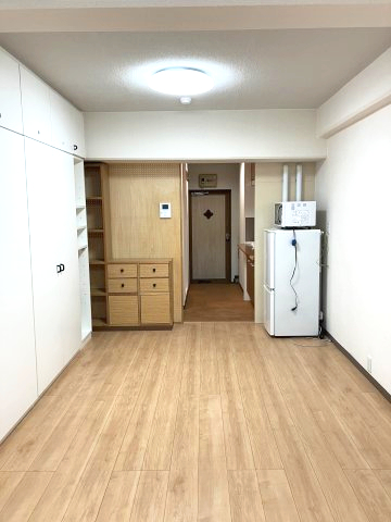 居室・リビング　室内