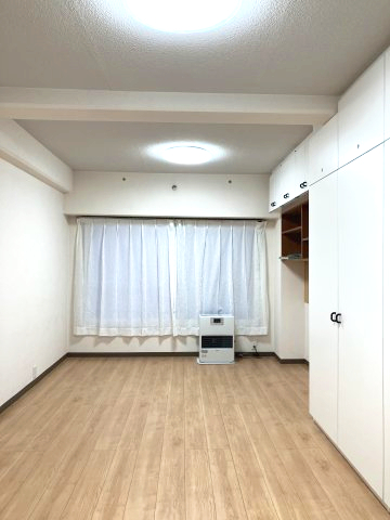 居室・リビング　室内