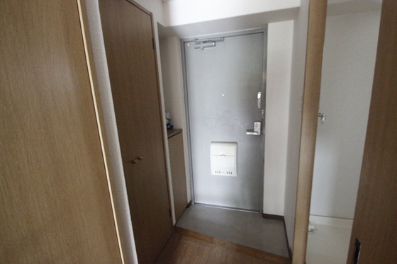 玄関　※別号室のお写真です