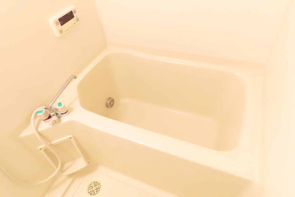 バス・シャワールーム　※反転間取りの写真です