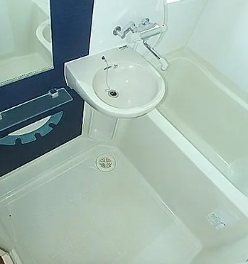 バス・シャワールーム　※同建物別部屋参考写真