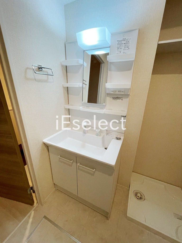 洗面設備　朝の忙しい時間に便利な洗髪化粧台！