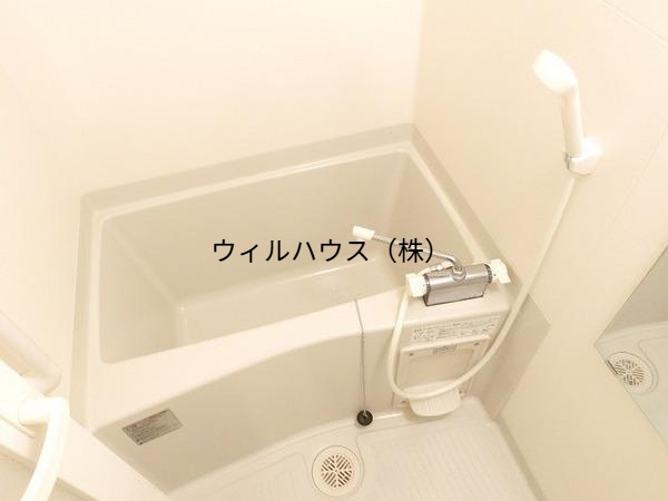 バス・シャワールーム　浴室乾燥機付きバス！