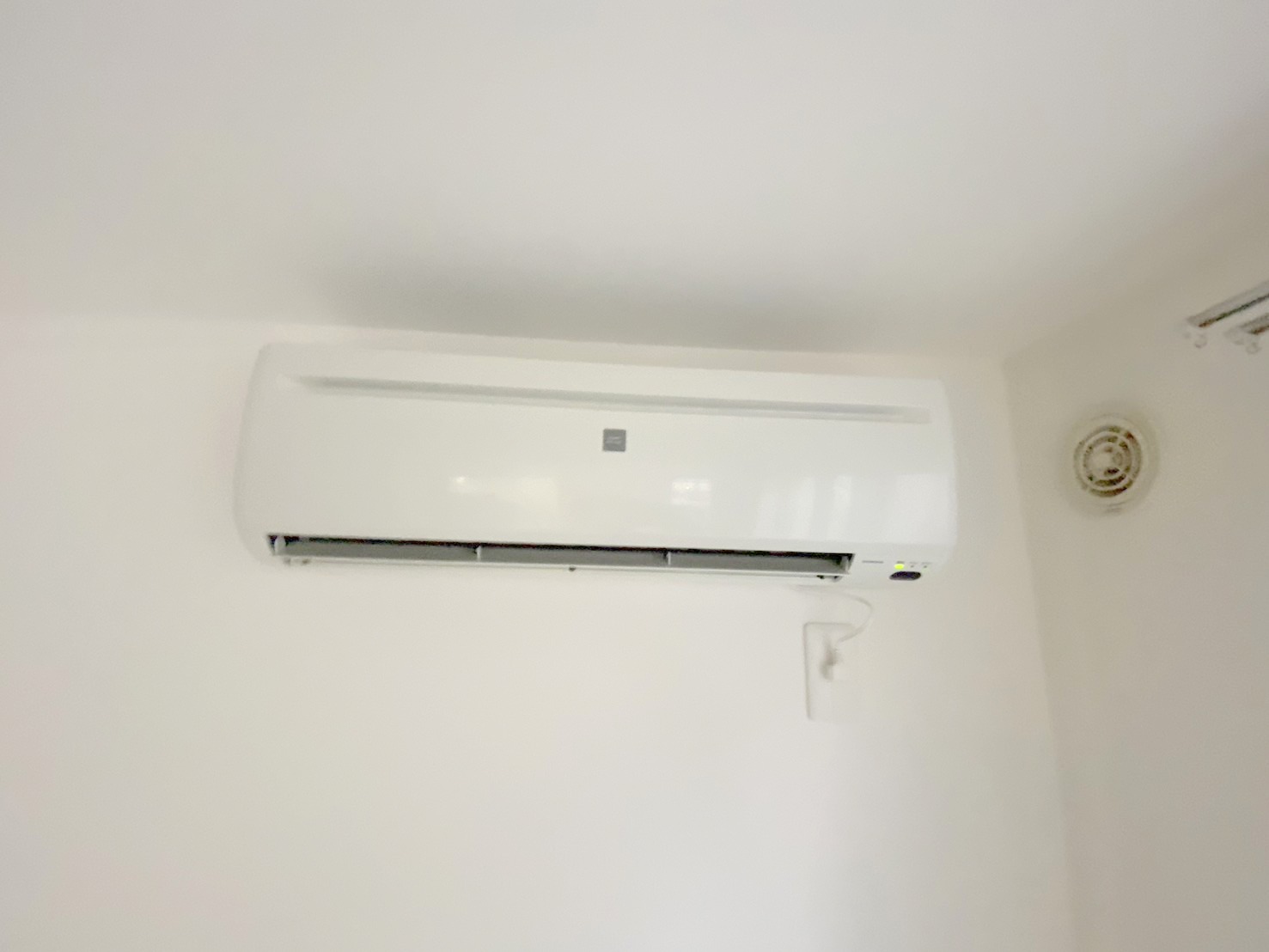 その他設備　夏も快適エアコン付きです♪