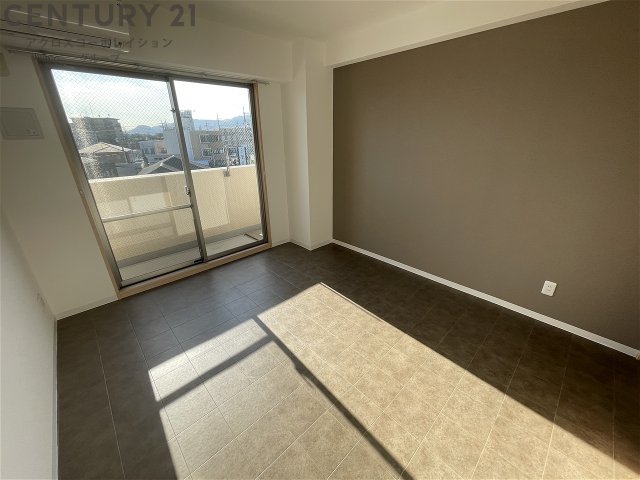 居室・リビング　エアコン付きの6.8帖の浴室です♪