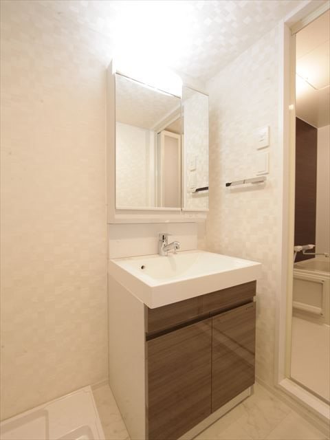 洗面設備　独立洗面台（シャンプードレッサー付）