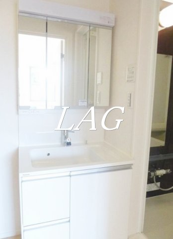 洗面設備　独立洗面台です。