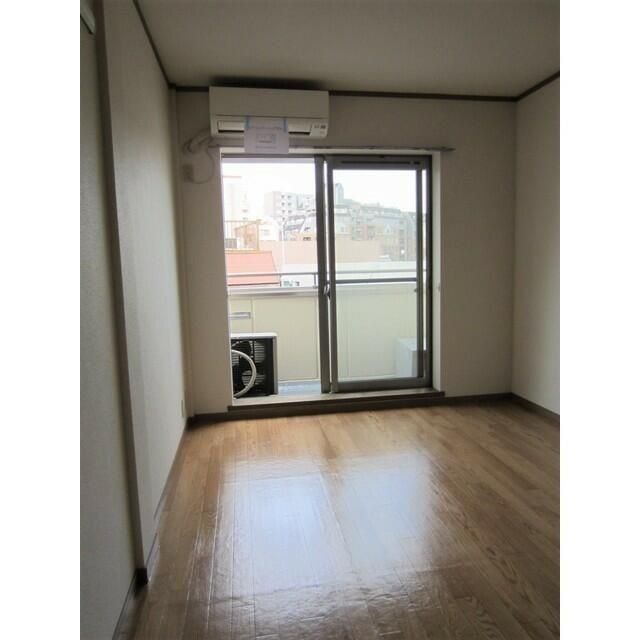 居室・リビング　※他号室写真使用