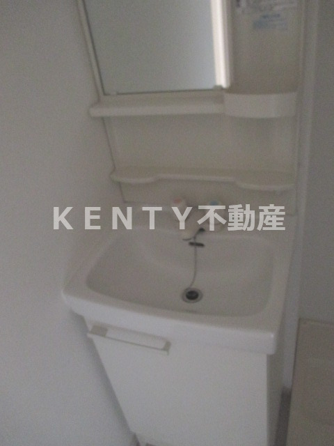 洗面設備　スペースが確保できる洗面所です