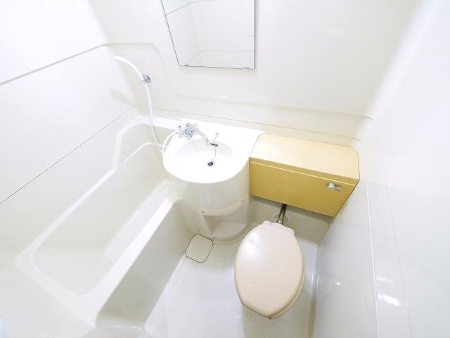 洗面設備　スペースが確保できる洗面所です