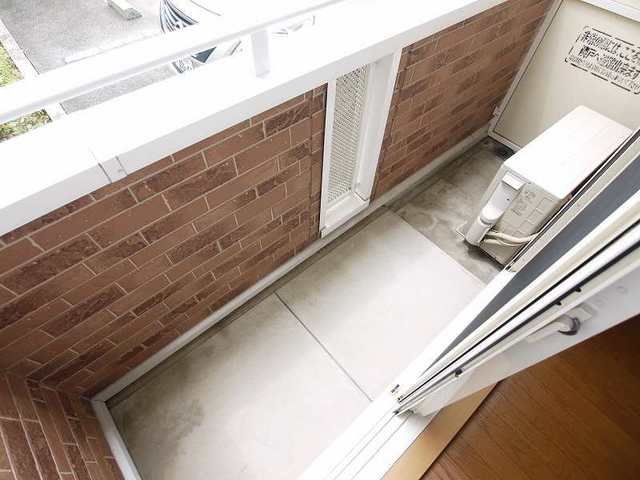 バルコニー　お洗濯にも便利なバルコニー付き