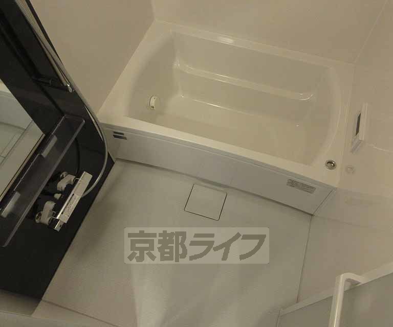 バス・シャワールーム　ゆったりとしたバスルームです！