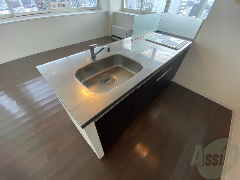 キッチン　こちらはキッチン。調理スペースもあり使いやすそうです。