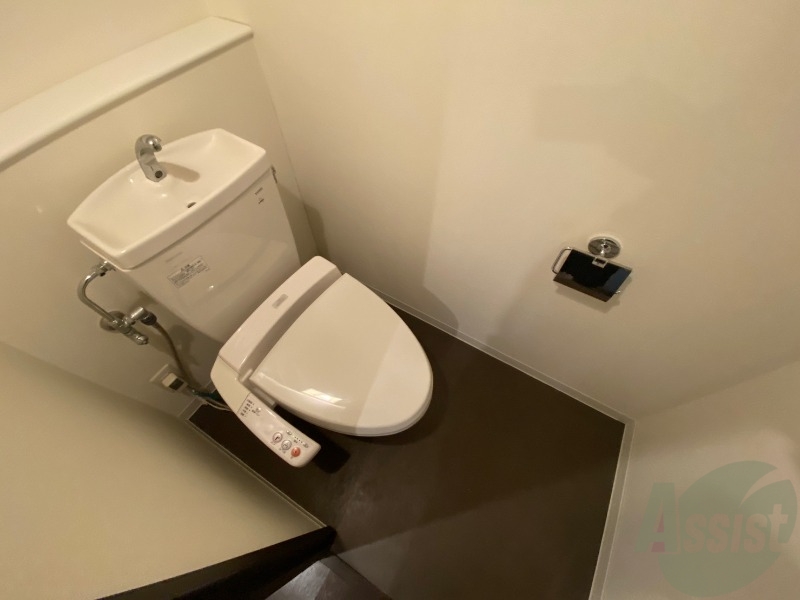 トイレ　ウォシュレット機能がついたトイレです。安心して使用できます。