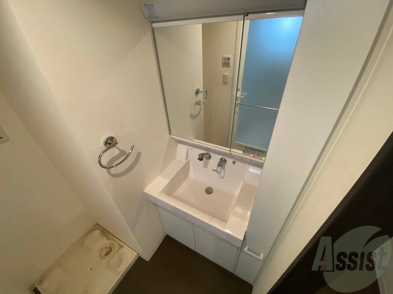 洗面設備　シャンプードレッサー。身支度はここでばっちり。