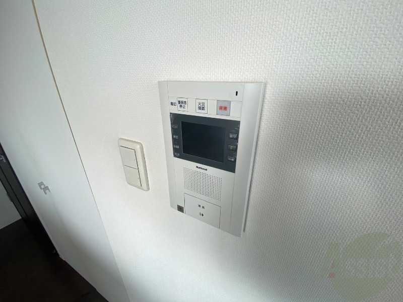 セキュリティ　モニターホンなので来客様の顔が見れます。安心ですね！