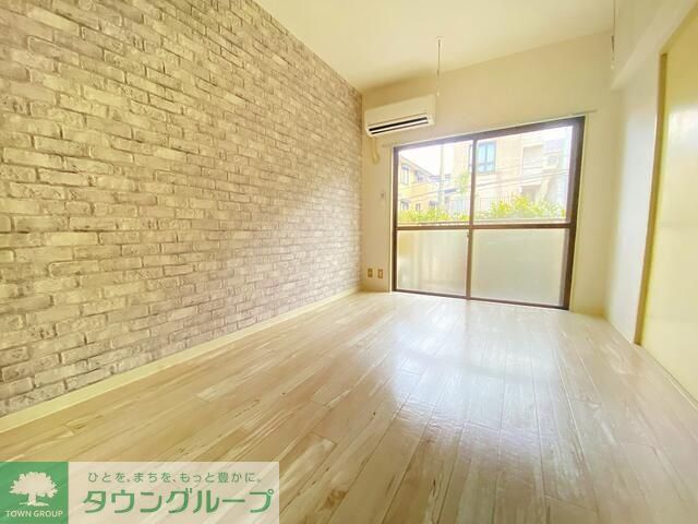 居室・リビング　※別部屋参考写真です