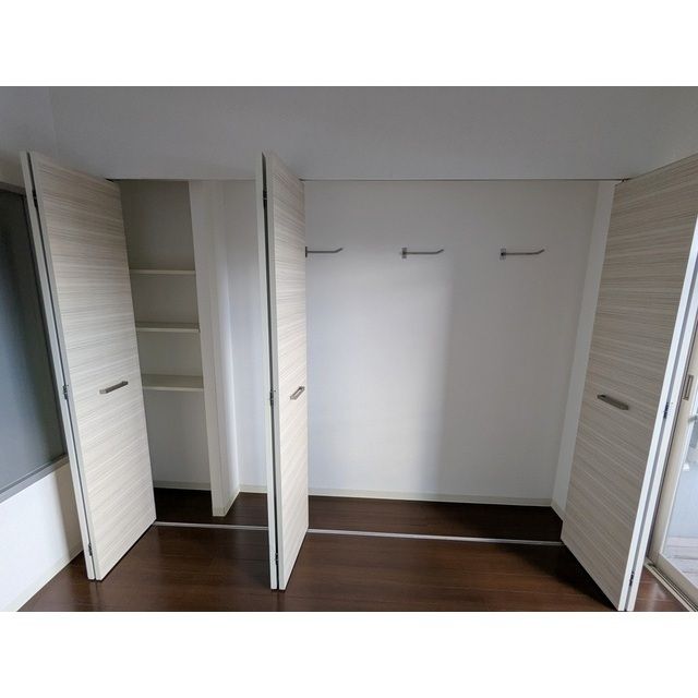 収納　同物件別部屋写真