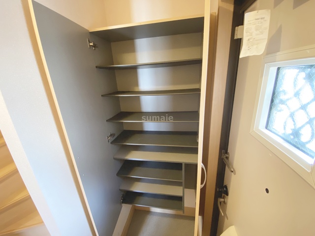 玄関　シューズボックス付き！