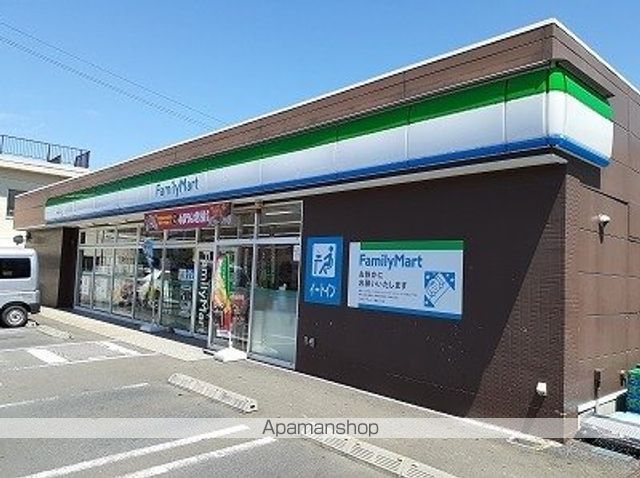 コンビニ　ファミリーマート（コンビニ）まで450m